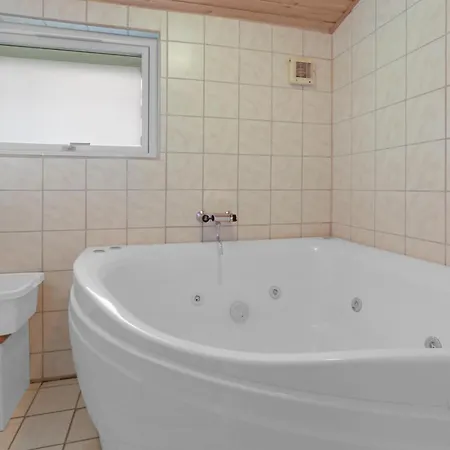 Cozy Wooden W Sauna Sj497 Harboor