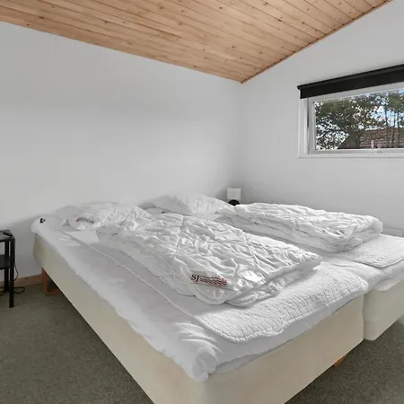 Cozy Wooden W Sauna Sj497