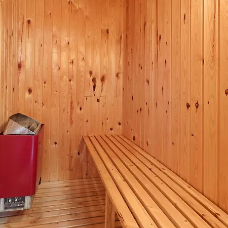 Cozy Wooden W Sauna Sj497